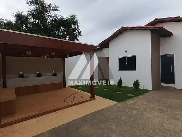 Casa com 240m² 1 quarto e 1 banheiro, à venda, no bairro São Francisco em Araçuaí