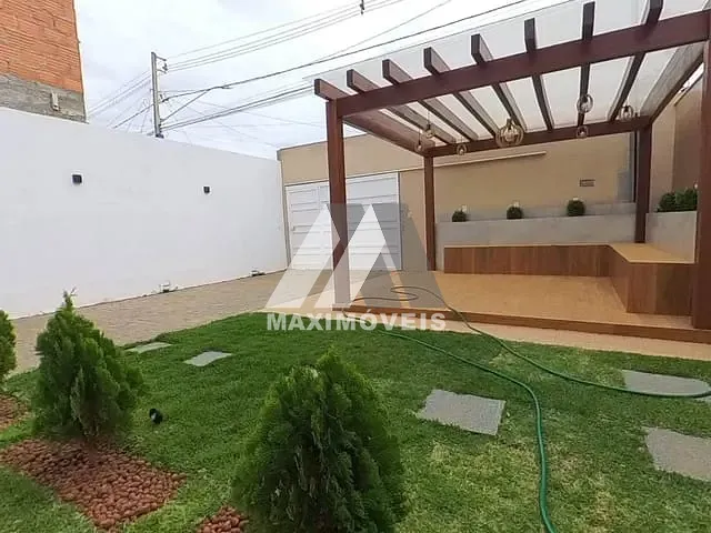 Casa com 240m² 1 quarto e 1 banheiro, à venda, no bairro São Francisco em Araçuaí
