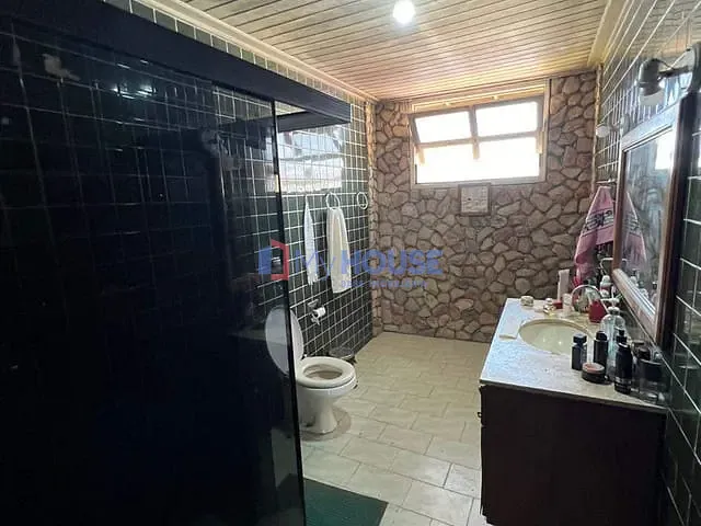 Casa 4 quartos e 3 banheiros, à venda, no bairro Pontal em Ilhéus