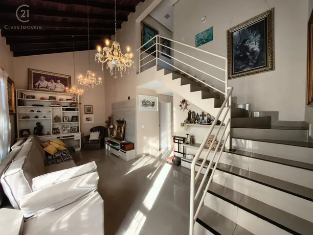 Casa com 179m² 4 quartos e 3 banheiros, à venda, no bairro Vila Casoni em Londrina