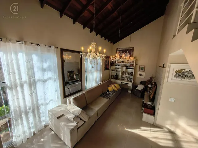Casa com 179m² 4 quartos e 3 banheiros, à venda, no bairro Vila Casoni em Londrina