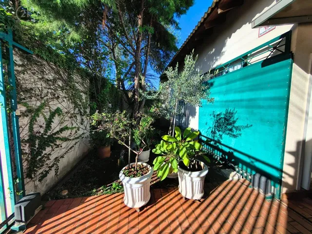 Casa com 179m² 4 quartos e 3 banheiros, à venda, no bairro Vila Casoni em Londrina