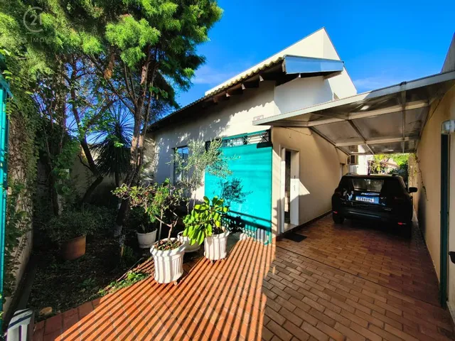 Casa com 179m² 4 quartos e 3 banheiros, à venda, no bairro Vila Casoni em Londrina