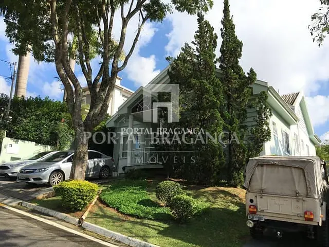 Casa com 599m² 4 quartos e 6 banheiros, à venda, no bairro Condomínio Residencial Santa Helena em Bragança Paulista