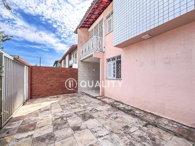 Casa 3 quartos e 3 banheiros, à venda, no bairro Maraponga em Fortaleza