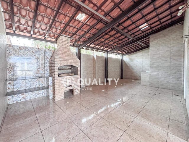 Casa 3 quartos e 3 banheiros, à venda, no bairro Maraponga em Fortaleza