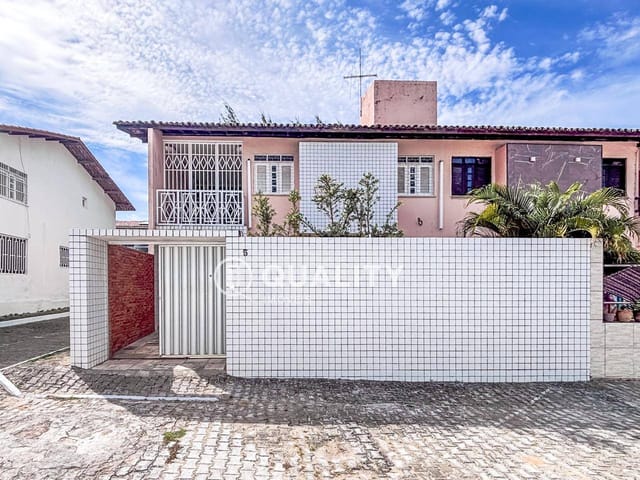 Casa 3 quartos e 3 banheiros, à venda, no bairro Maraponga em Fortaleza