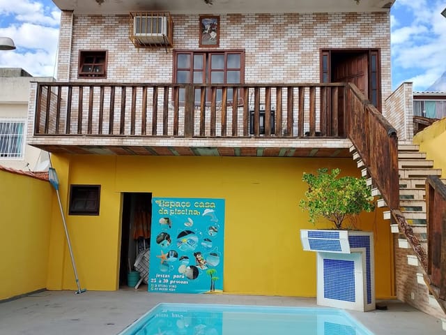 Casa 2 quartos e 1 banheiro, para alugar, no bairro Loteamento Extensão do Serramar em Rio das Ostras