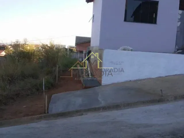 Casa com 200m², à venda, no bairro Jardim Jequitibá  em Guaranésia