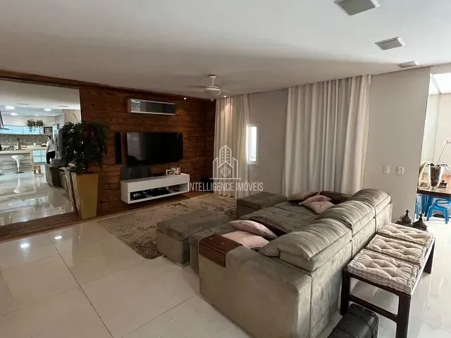 Casa 3 quartos e 4 banheiros, para alugar, no bairro Ribeirão do Lipa em Cuiabá