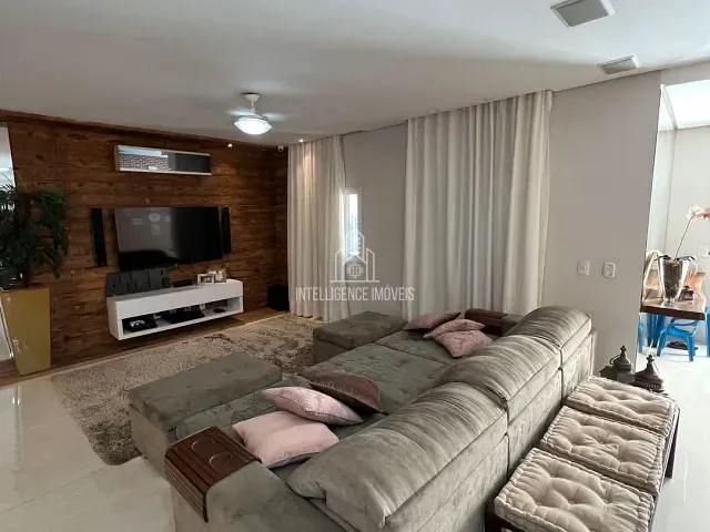Casa 3 quartos e 4 banheiros, para alugar, no bairro Ribeirão do Lipa em Cuiabá