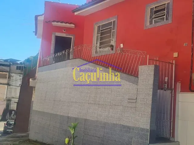 Casa com 80m² 3 quartos e 3 banheiros, à venda, no bairro Centro em Barra do Piraí