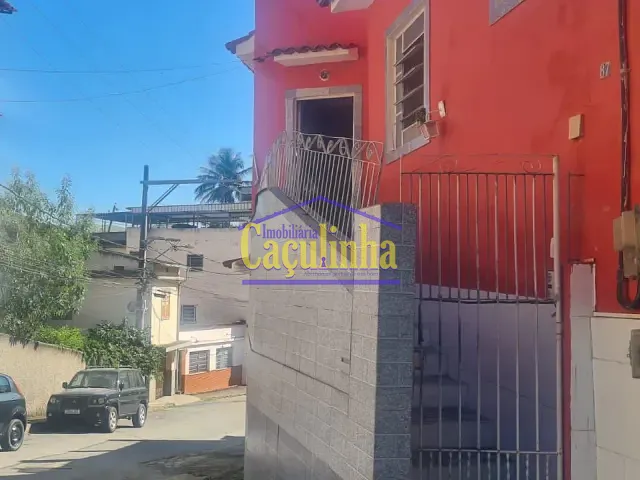 Casa com 80m² 3 quartos e 3 banheiros, à venda, no bairro Centro em Barra do Piraí