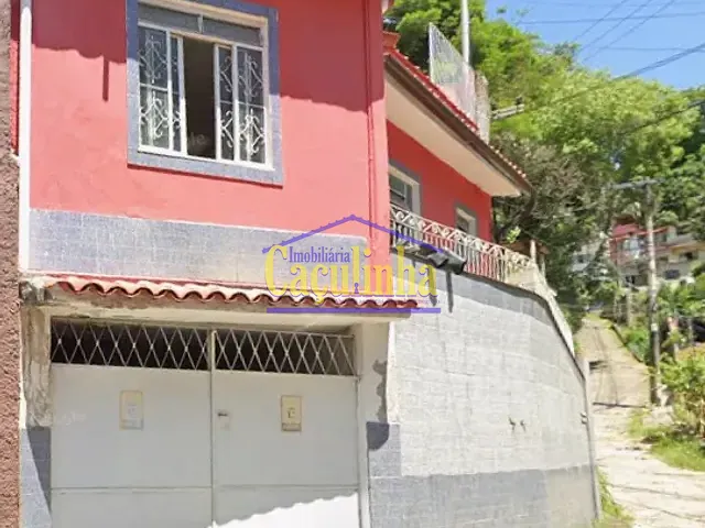 Casa com 80m² 3 quartos e 3 banheiros, à venda, no bairro Centro em Barra do Piraí