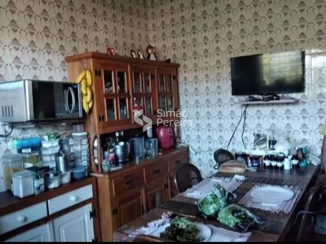 Casa com 300m² 3 quartos e 2 banheiros, à venda, no bairro Centro em Areal