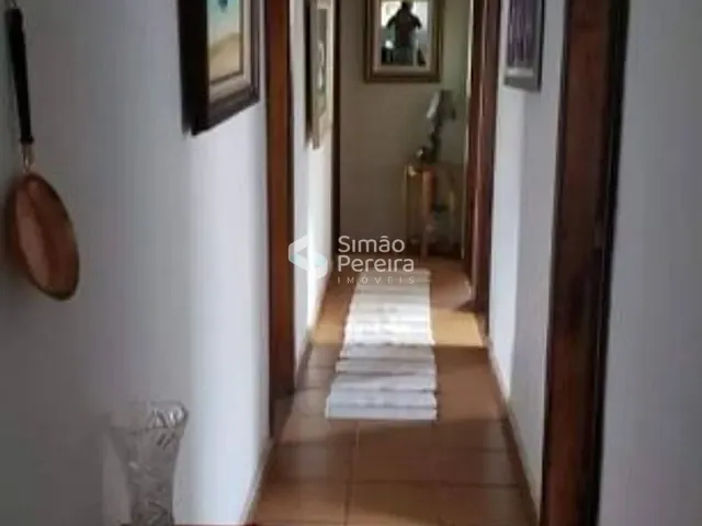 Casa com 300m² 3 quartos e 2 banheiros, à venda, no bairro Centro em Areal