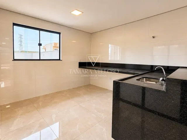 Casa com 182m² 3 quartos e 3 banheiros, à venda, no bairro Residencial Algarve em Mogi das Cruzes