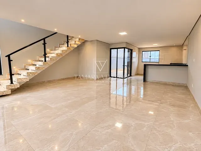 Casa com 182m² 3 quartos e 3 banheiros, à venda, no bairro Residencial Algarve em Mogi das Cruzes