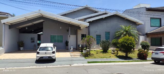 Casa 3 quartos e 5 banheiros, à venda ou para alugar, no bairro Piracangaguá em Taubaté