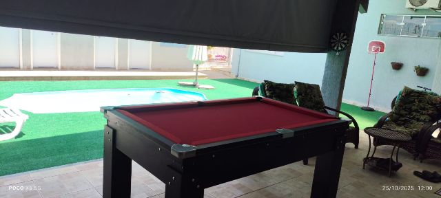 Casa 3 quartos e 5 banheiros, à venda ou para alugar, no bairro Piracangaguá em Taubaté