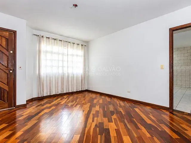 Casa com 231m² 3 quartos e 2 banheiros, à venda, no bairro Boa Vista em Curitiba