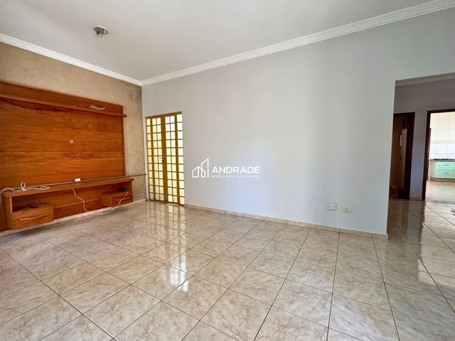 Casa 3 quartos e 3 banheiros, para alugar, no bairro Loteamento Residencial Miguel Sochacki em Apucarana