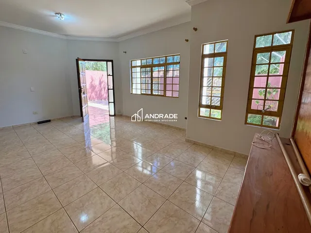 Casa 3 quartos e 3 banheiros, para alugar, no bairro Loteamento Residencial Miguel Sochacki em Apucarana