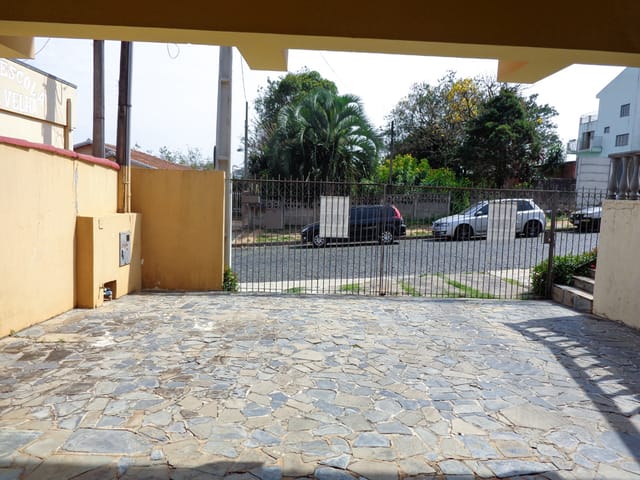 Casa com 492m² 4 quartos e 4 banheiros, à venda, no bairro Ronda em Ponta Grossa