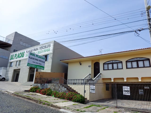 Casa com 492m² 4 quartos e 4 banheiros, à venda, no bairro Ronda em Ponta Grossa