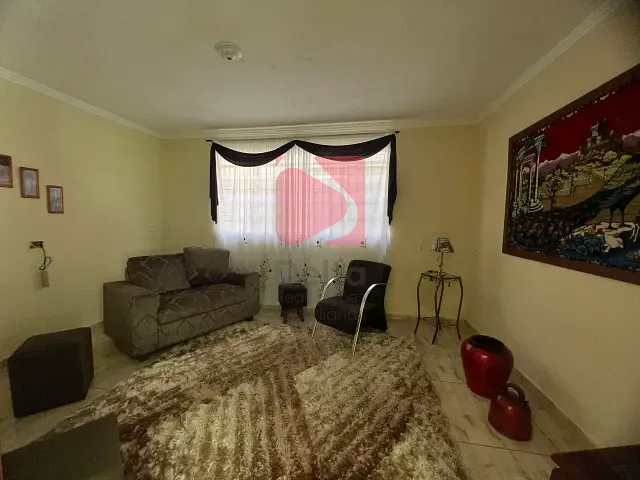 Casa 5 quartos e 3 banheiros, à venda, no bairro Vila Pinheiro em Pirassununga