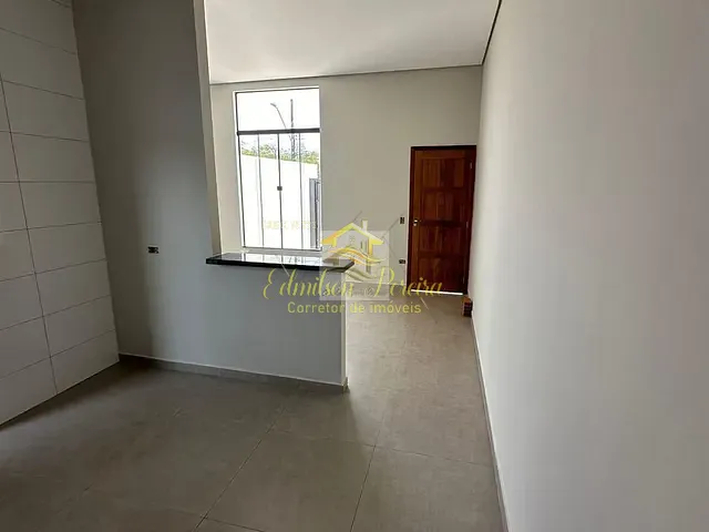 Casa com 150m² 3 quartos e 2 banheiros, à venda, no bairro Bandeirantes em Londrina