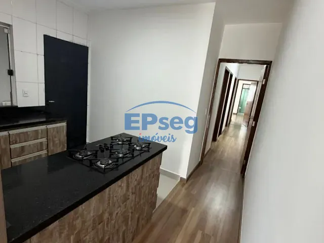 Casa com 128m² 3 quartos e 2 banheiros, à venda, no bairro Maria Lúcia em Londrina