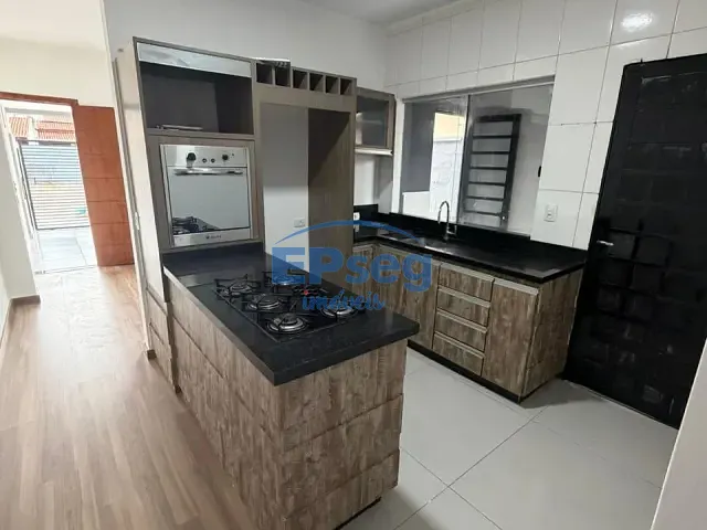 Casa com 128m² 3 quartos e 2 banheiros, à venda, no bairro Maria Lúcia em Londrina