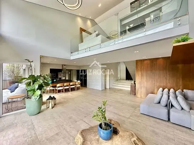 Casa com 682m² 4 quartos e 7 banheiros, à venda, no bairro Jardim Indaiá em Embu das Artes