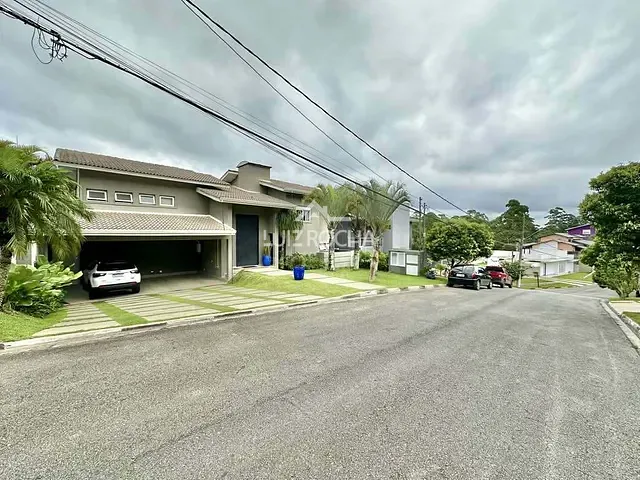 Casa com 682m² 4 quartos e 7 banheiros, à venda, no bairro Jardim Indaiá em Embu das Artes