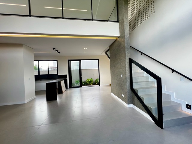 Casa com 242m² 3 quartos e 5 banheiros, à venda, no bairro Parque Tauá em Londrina