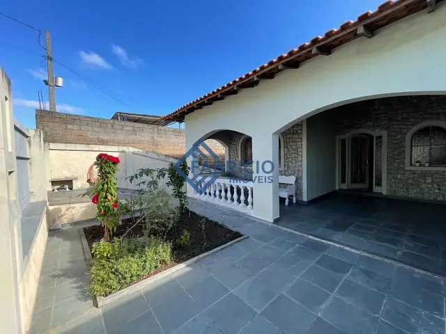 Casa com 300m² 2 quartos e 2 banheiros, à venda, no bairro Vista Alegre em Vinhedo