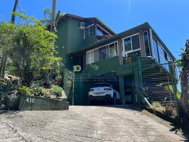 Casa com 699m² 2 quartos e 2 banheiros, à venda, no bairro Armação do Pântano do Sul em Florianópolis
