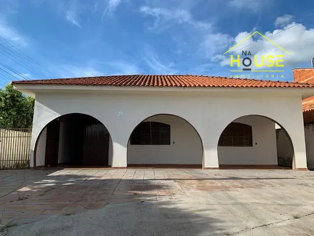 Casa com 354m², à venda, no bairro São João em Votuporanga