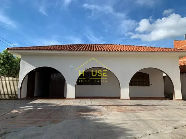 Casa com 354m², à venda, no bairro São João em Votuporanga