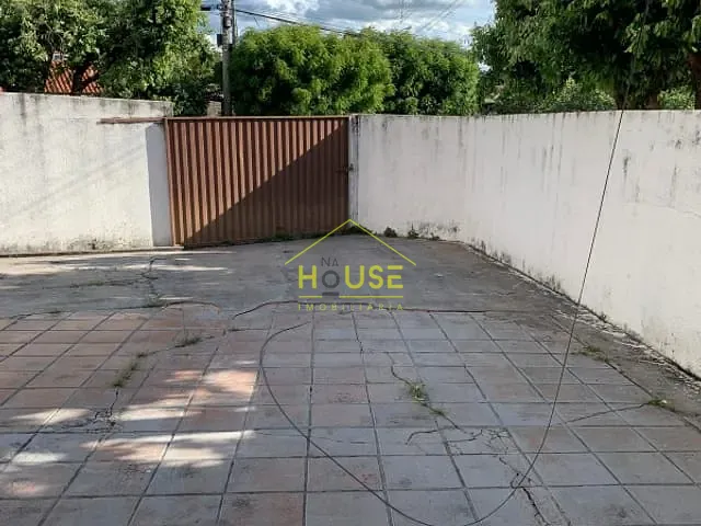Casa com 354m², à venda, no bairro São João em Votuporanga