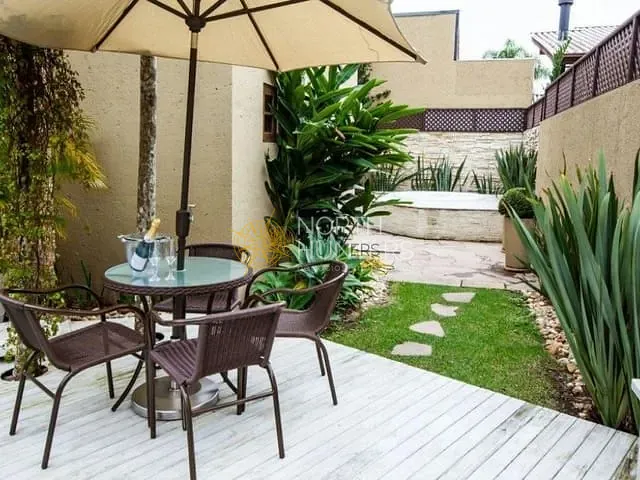 Casa com 450m² 4 quartos e 5 banheiros, para alugar, no bairro Jurerê Internacional em Florianópolis