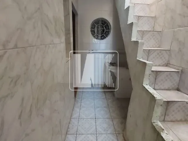 Casa com 25m² 1 quarto e 1 banheiro, para alugar, no bairro Vila Palmares em Santo André