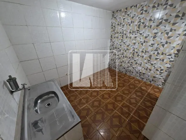 Casa com 25m² 1 quarto e 1 banheiro, para alugar, no bairro Vila Palmares em Santo André