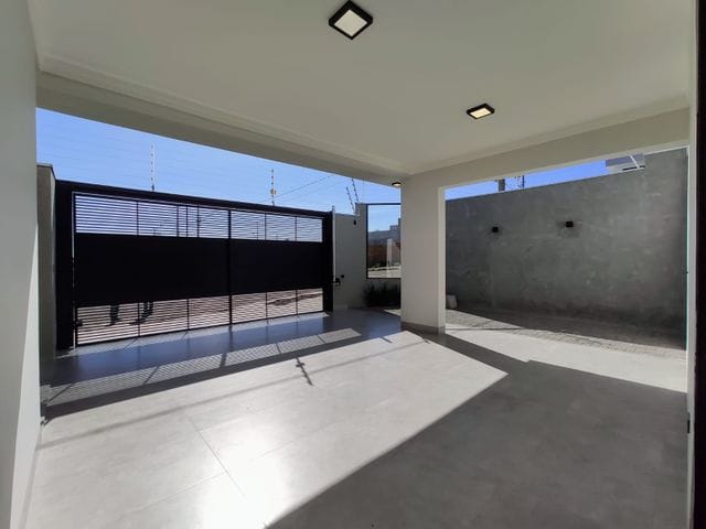 Casa com 275m² 3 quartos e 2 banheiros, à venda, no bairro Jardim Munique em Maringá