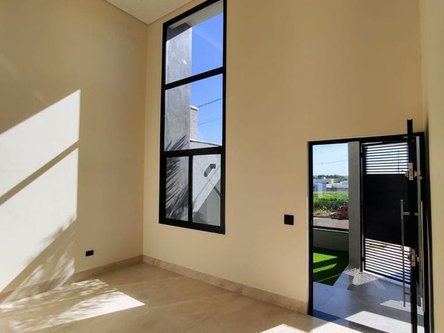 Casa com 275m² 3 quartos e 2 banheiros, à venda, no bairro Jardim Munique em Maringá