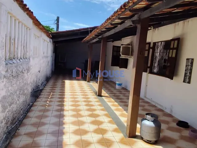 Casa 4 quartos e 3 banheiros, à venda, no bairro Pontal em Ilhéus