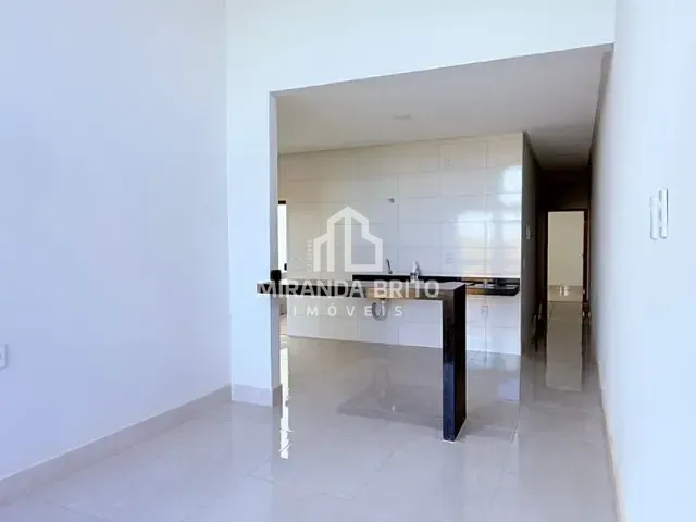 Casa 2 quartos e 3 banheiros, à venda, no bairro Setor Marista Sul em Aparecida de Goiânia