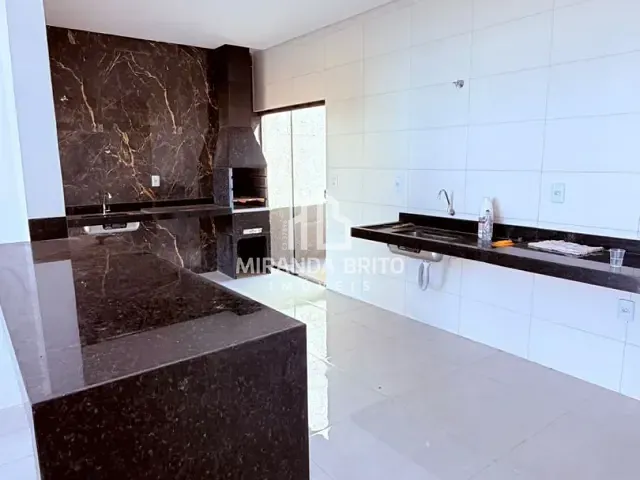 Casa 2 quartos e 3 banheiros, à venda, no bairro Setor Marista Sul em Aparecida de Goiânia
