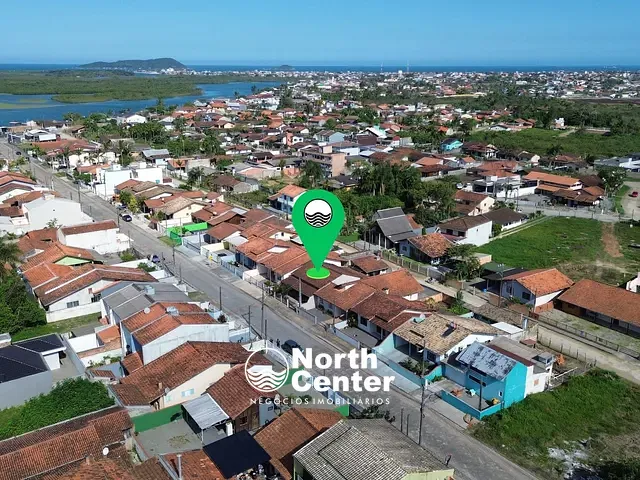 Casa com 276m² 3 quartos e 2 banheiros, à venda, no bairro Costeira em Balneário Barra do Sul